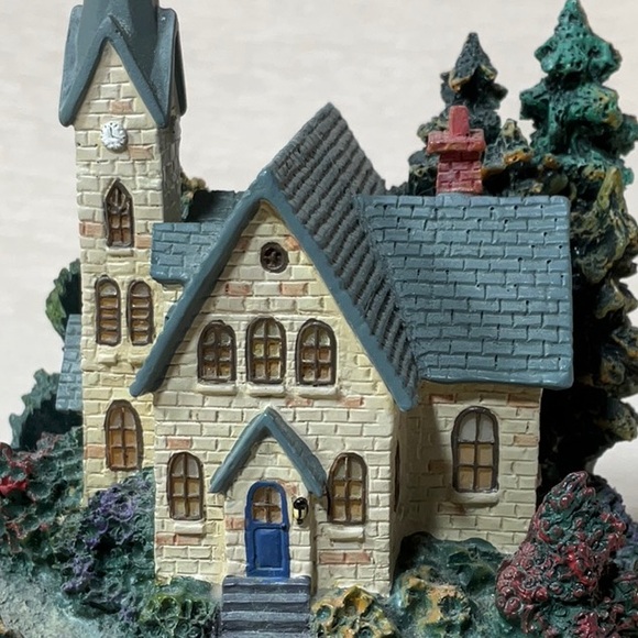 Thomas KInkade Lighted Church House Card Holder Figurine - Picture 9 of 11